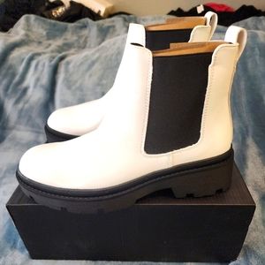 New White Chelsea Boots Still in Box Size 6, 9, & 10